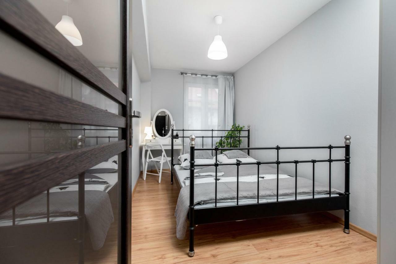 Apartament Gemini Dzierzoniow Luaran gambar