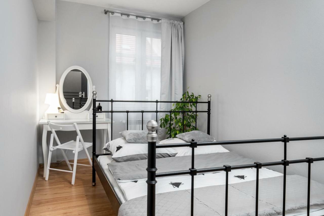 Apartament Gemini Dzierzoniow Luaran gambar