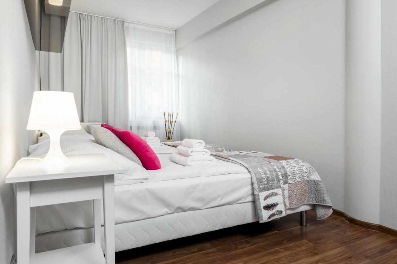 Apartament Gemini Dzierzoniow Luaran gambar