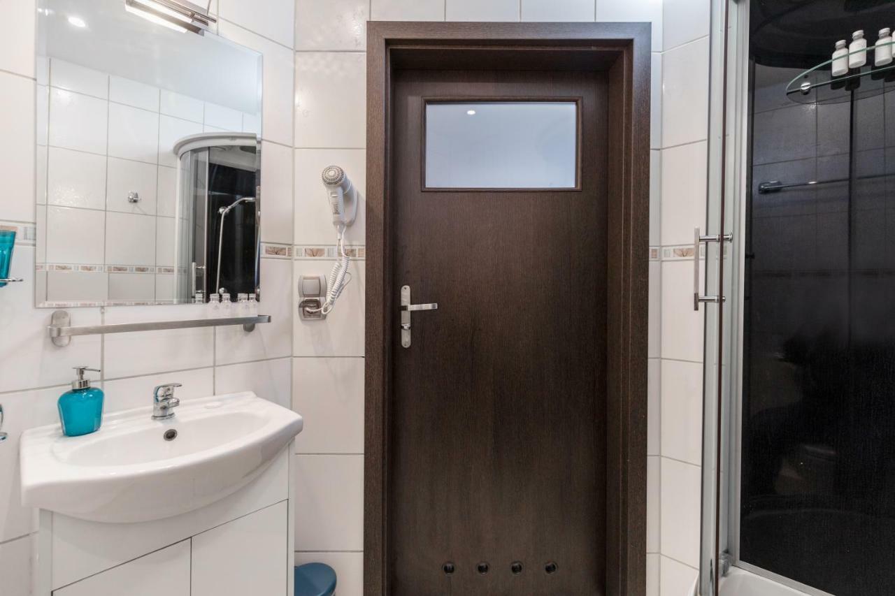 Apartament Gemini Dzierzoniow Luaran gambar